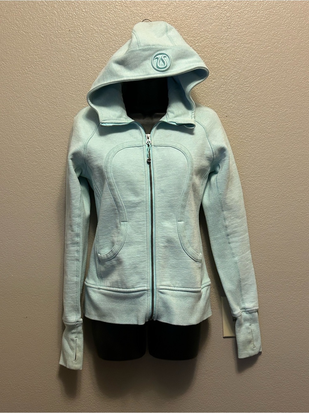 Lululemon Scuba Hoodie Heathered Aquamarine with Thumb Holes Sz 6